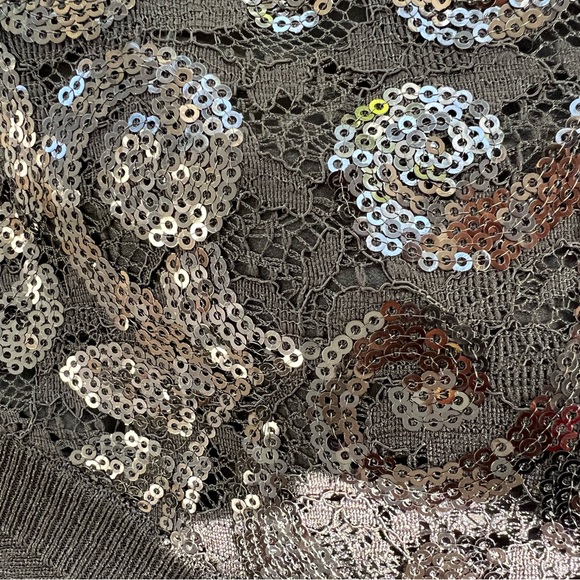 St. John Black Sequined 3/4 Sleeve V Neck Top Size L - Picture 8 of 10